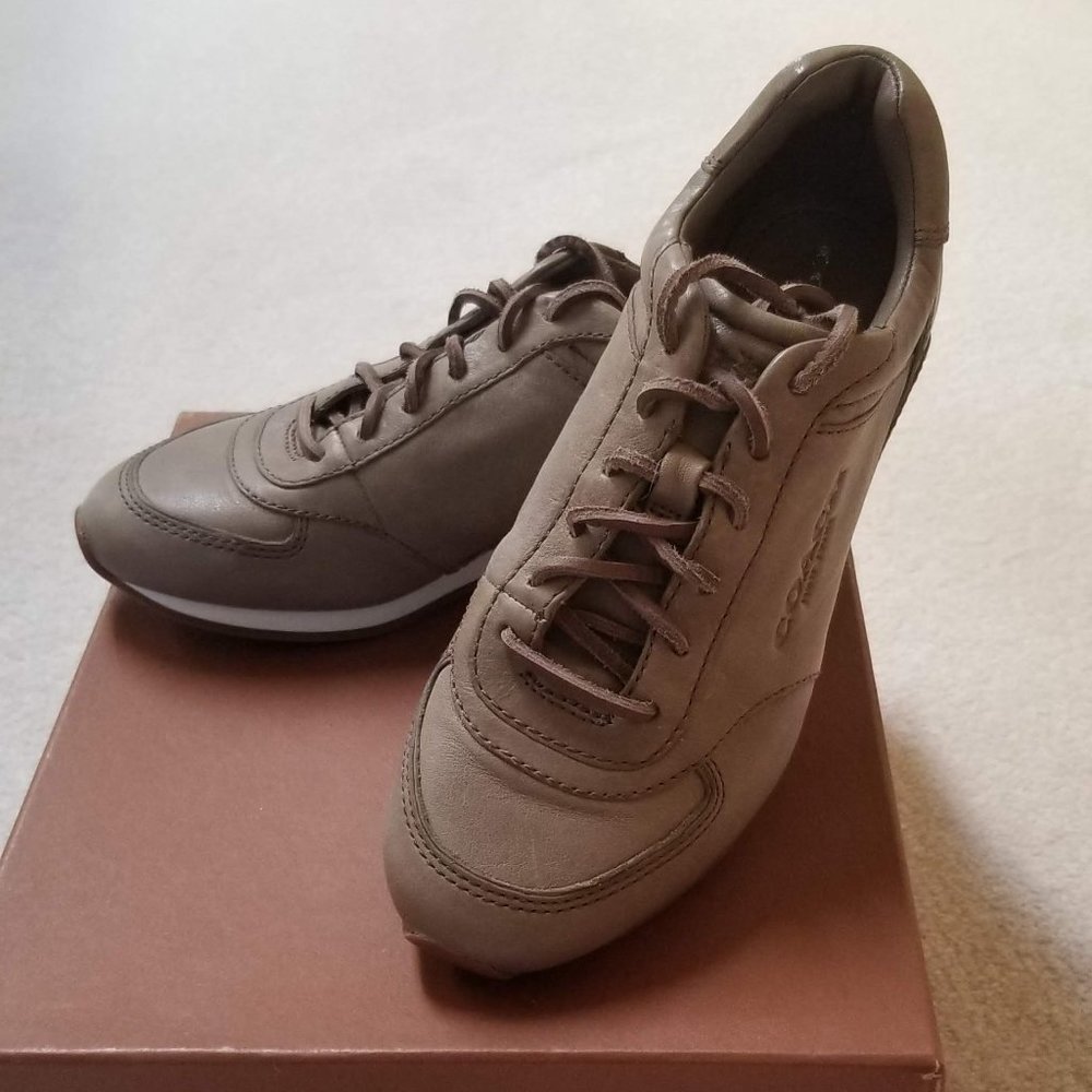 Coach Raeann Soft Vintage Leather Sneakers - Sz 5 - Picture 5 of 9